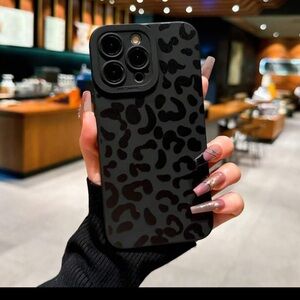 Leopard Print Black Phone Case 13 Pro Max